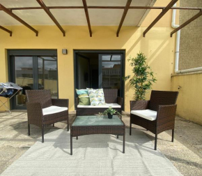 Lisbon South Bay Apartment with terrace